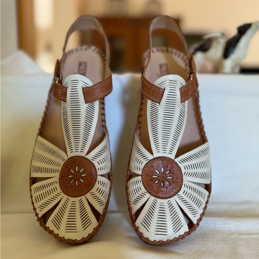 PIKOLINOS Brown and White Leather Floral Cutout Sandals 8.5 39